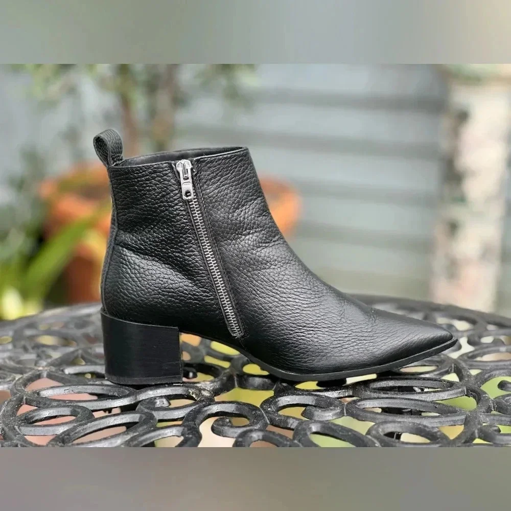 Everlane — The Boss Boot